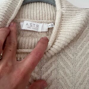 Astr Cream Cable-Knit mockneck Sweater